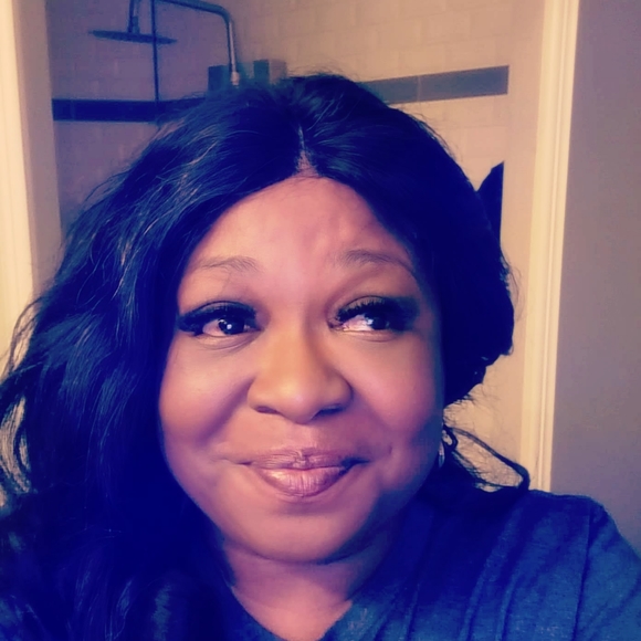 Meet your Posher, Gail - Picture 1 of 3